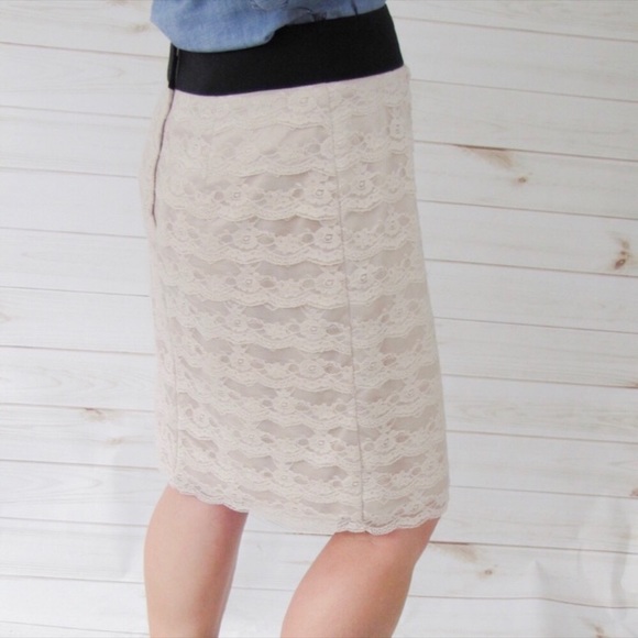 H&M tiered lace skirt size 2 - Picture 2 of 7